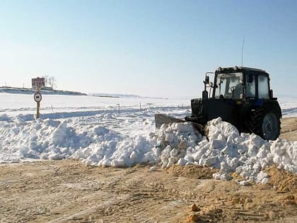 Первую ледовую переправу закрыли в Иркутской области