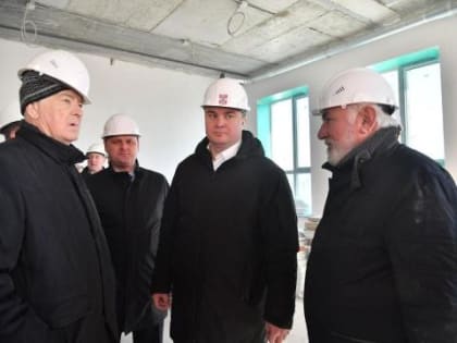 Виталий Хоценко поручил достроить школу и ФОК в Горьковском районе