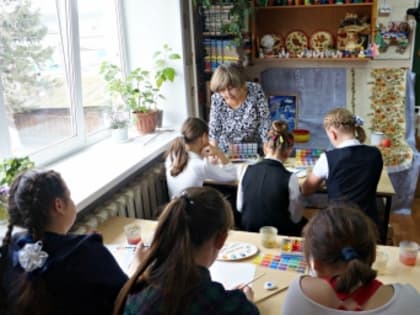 В октябре 2023 г. школьников на неделю распустят по домам