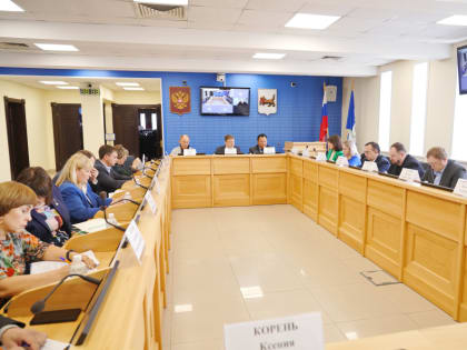 Закон о бесплатном проезде для детей из многодетных семей рассмотрят депутаты на сессии ЗС