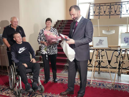 Выставка художника Михаила Игумнова открылась в Законодательном Собрании