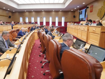 Увеличилось количество внесенных депутатами ЗакСобрания законопроектов и поправок