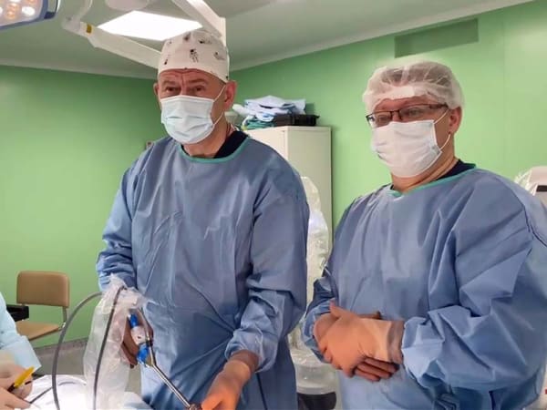 Первую в РФ роботическую фундопликацию Нисена провели иркутские хирурги