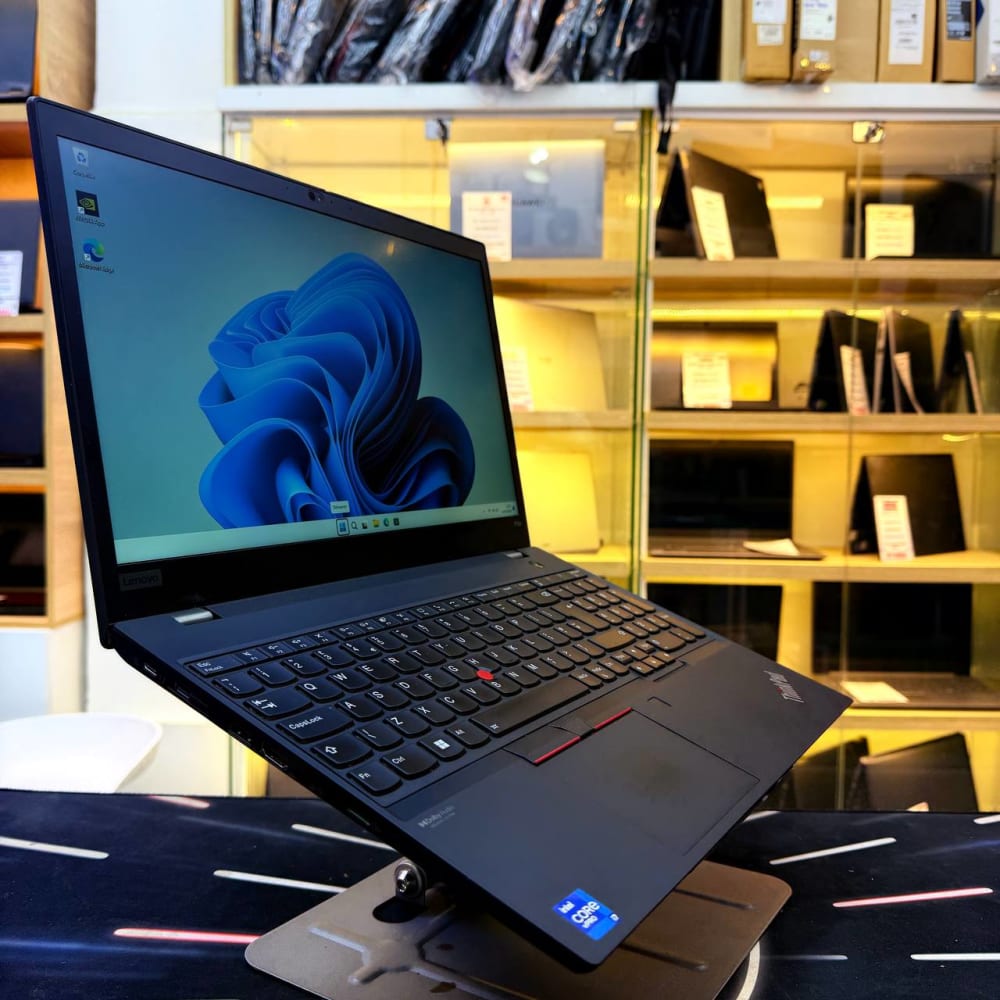 LENOVO LENOVO THINKPAD P15S I7 1185G7 16GB 512GB SSD NVIDIA T500 4GB VRAM 15.6' - LAPTOP vue 4