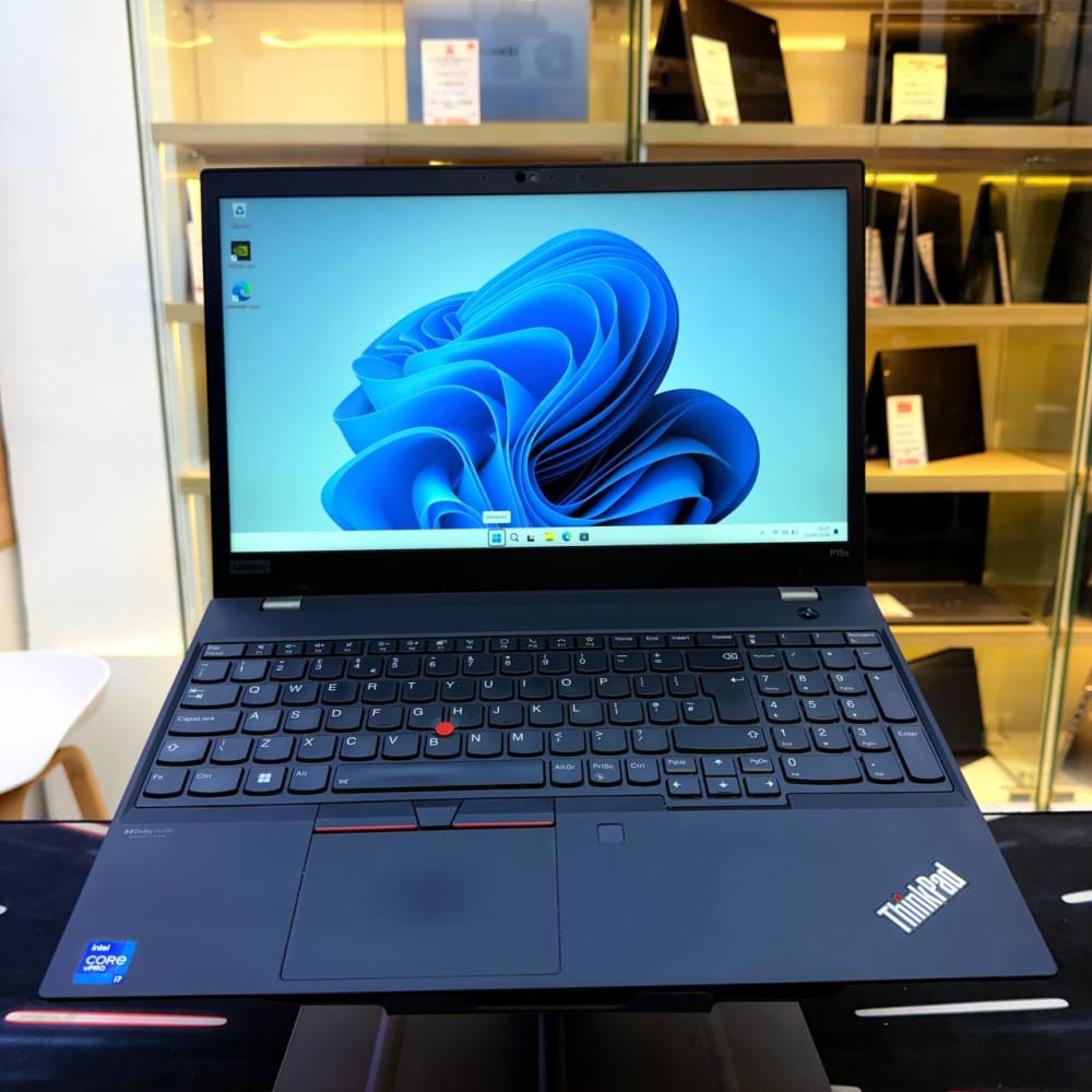 LENOVO LENOVO THINKPAD P15S I7 1185G7 16GB 512GB SSD NVIDIA T500 4GB VRAM 15.6' - LAPTOP vue 5