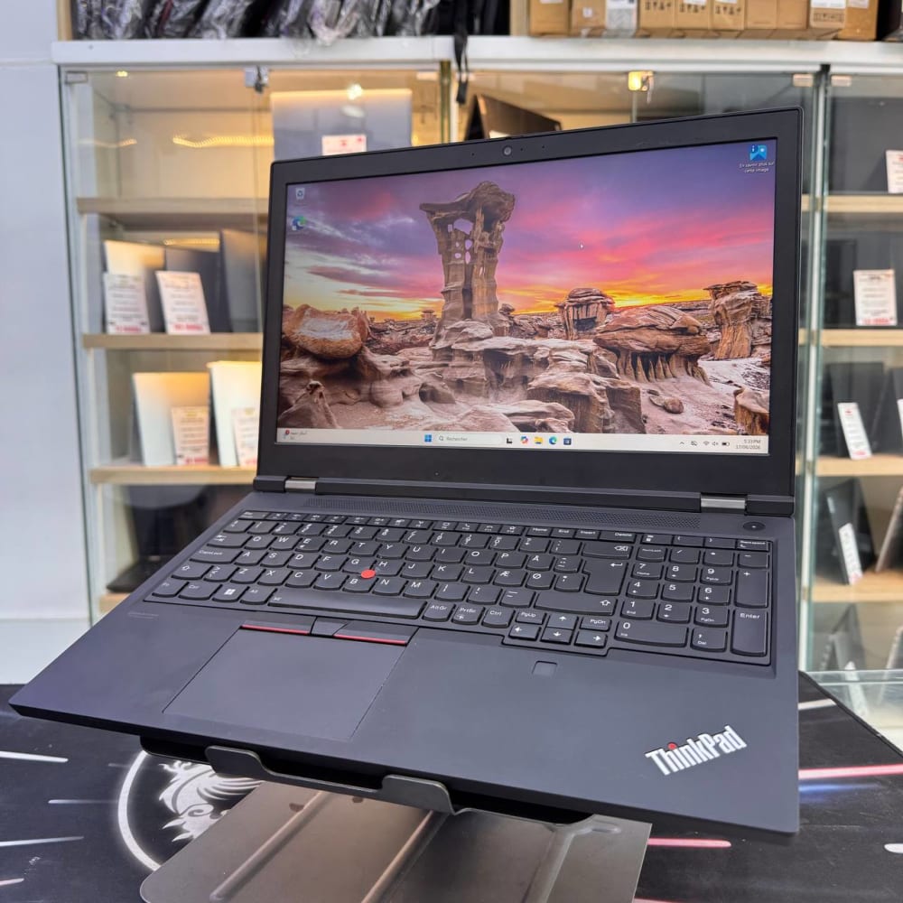 LENOVO LENOVO THINKPAD P15 GEN1 I7 10850H 32GB 512GB SSD QUADRO T2000 4GBVRAM 15.6' - LAPTOP vue 4