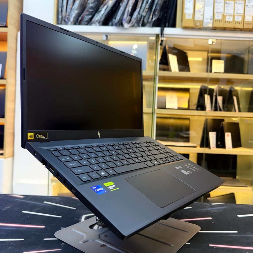 ACER ACER NITRO V15 I7 13620H 16GB 1000GB SSD RTX 5060 8GBVRAM 15.6'' FHD 165HZ - LAPTOP GAMER vue 7