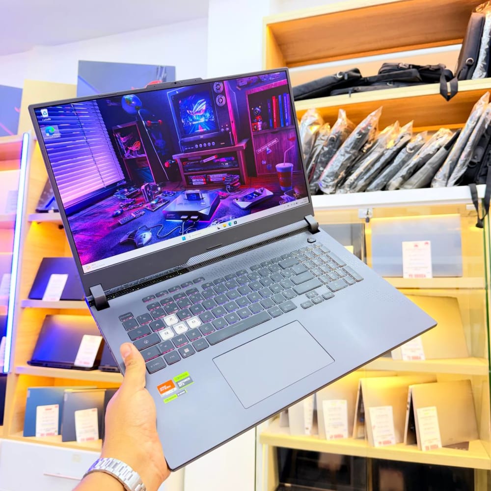 ASUS ASUS ROG STRIX G17 RYZEN 9 7845HX 16GB 512GB SSD RTX 4060 8GBVRAM 17'' 240 Hz - LAPTOP GAMER vue 5