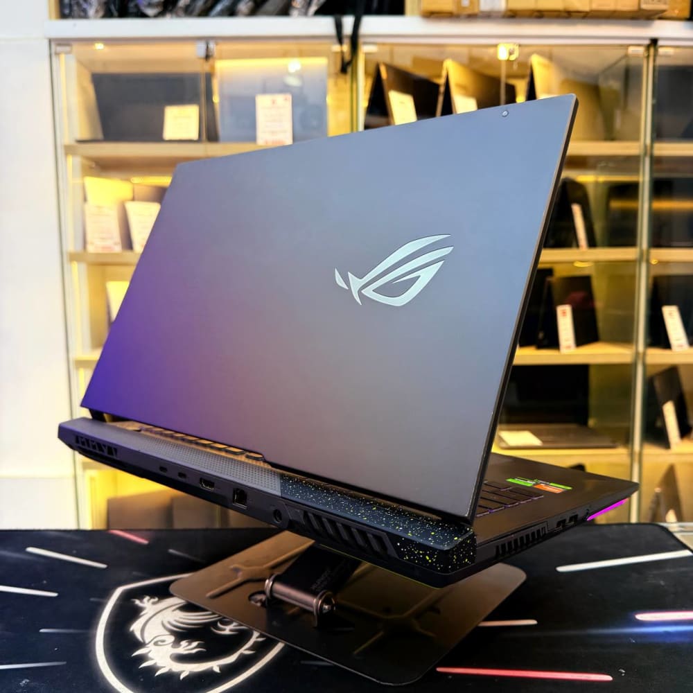 ASUS ASUS ROG STRIX G17 RYZEN 9 7845HX 16GB 512GB SSD RTX 4060 8GBVRAM 17'' 240 Hz - LAPTOP GAMER vue 9