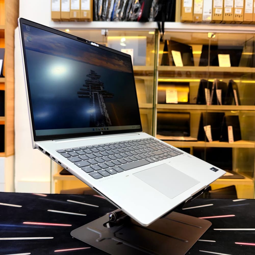 HP HP ELITEBOOK 660 G11 ULTRA 7 165U 16GB 256GB SSD 15.6'' FHD - LAPTOP vue 3