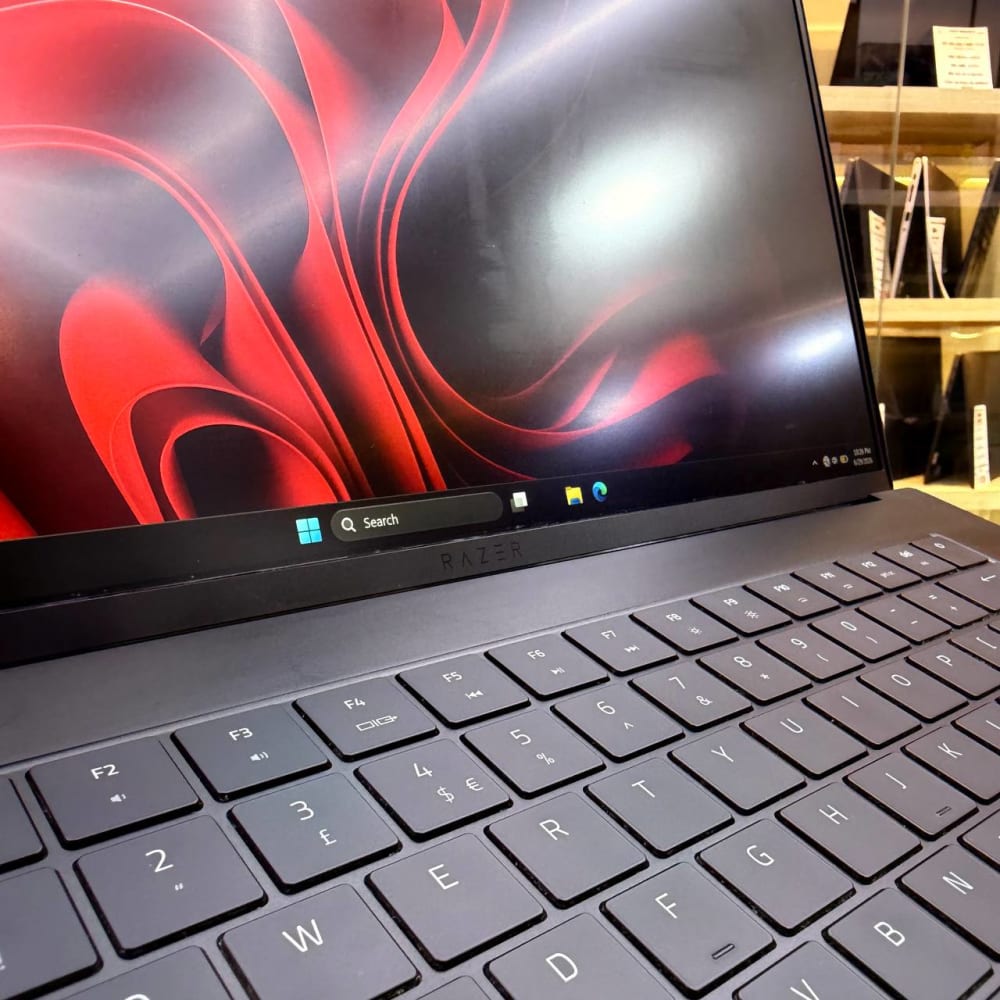 RAZER RAZER BLADE 16 I9 13950HX 16GB 1000GB SSD RTX 4060 8GBVRAM 16'' QHD 2K 240Hz - LAPTOP GAMER vue 6