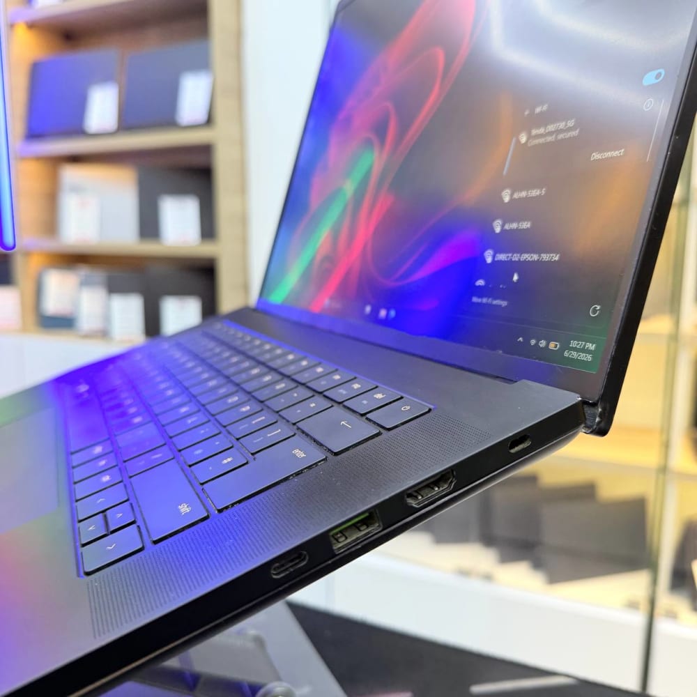 RAZER RAZER BLADE 16 I9 13950HX 16GB 1000GB SSD RTX 4060 8GBVRAM 16'' QHD 2K 240Hz - LAPTOP GAMER vue 7