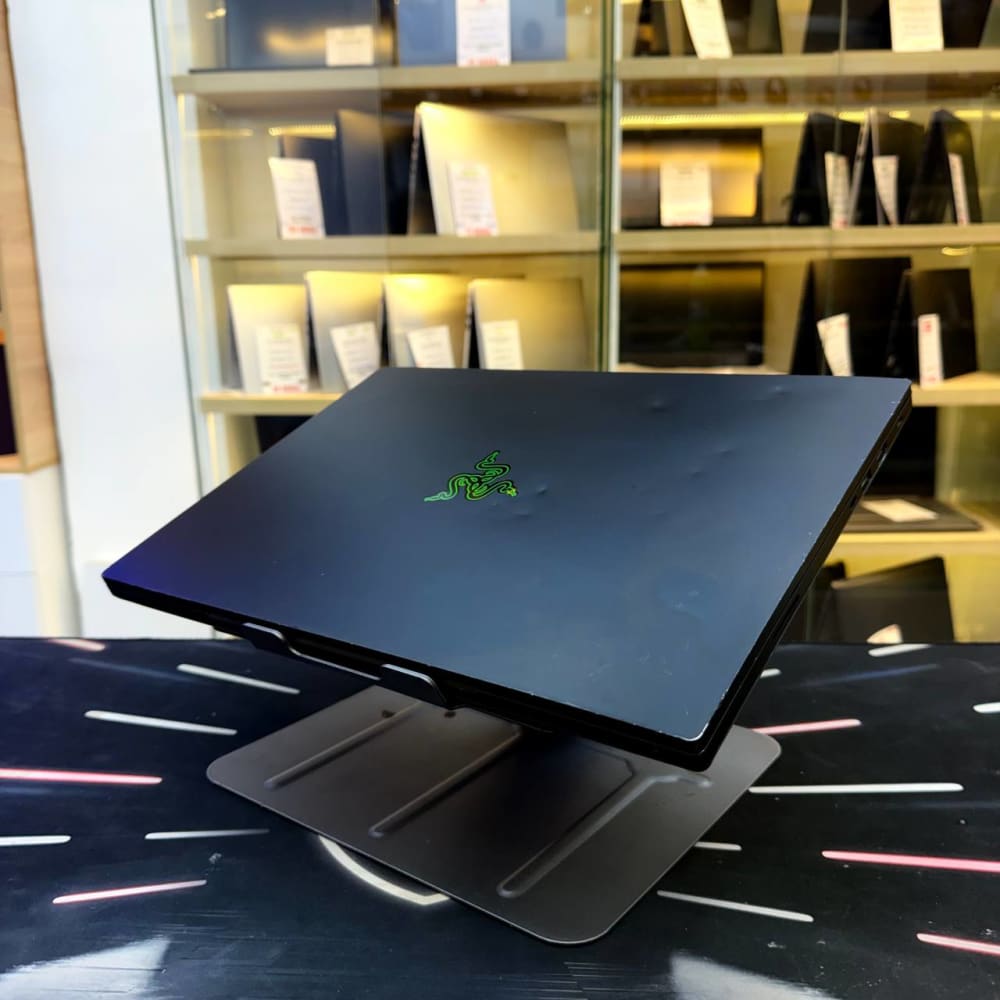 RAZER RAZER BLADE 16 I9 13950HX 16GB 1000GB SSD RTX 4060 8GBVRAM 16'' QHD 2K 240Hz - LAPTOP GAMER vue 9