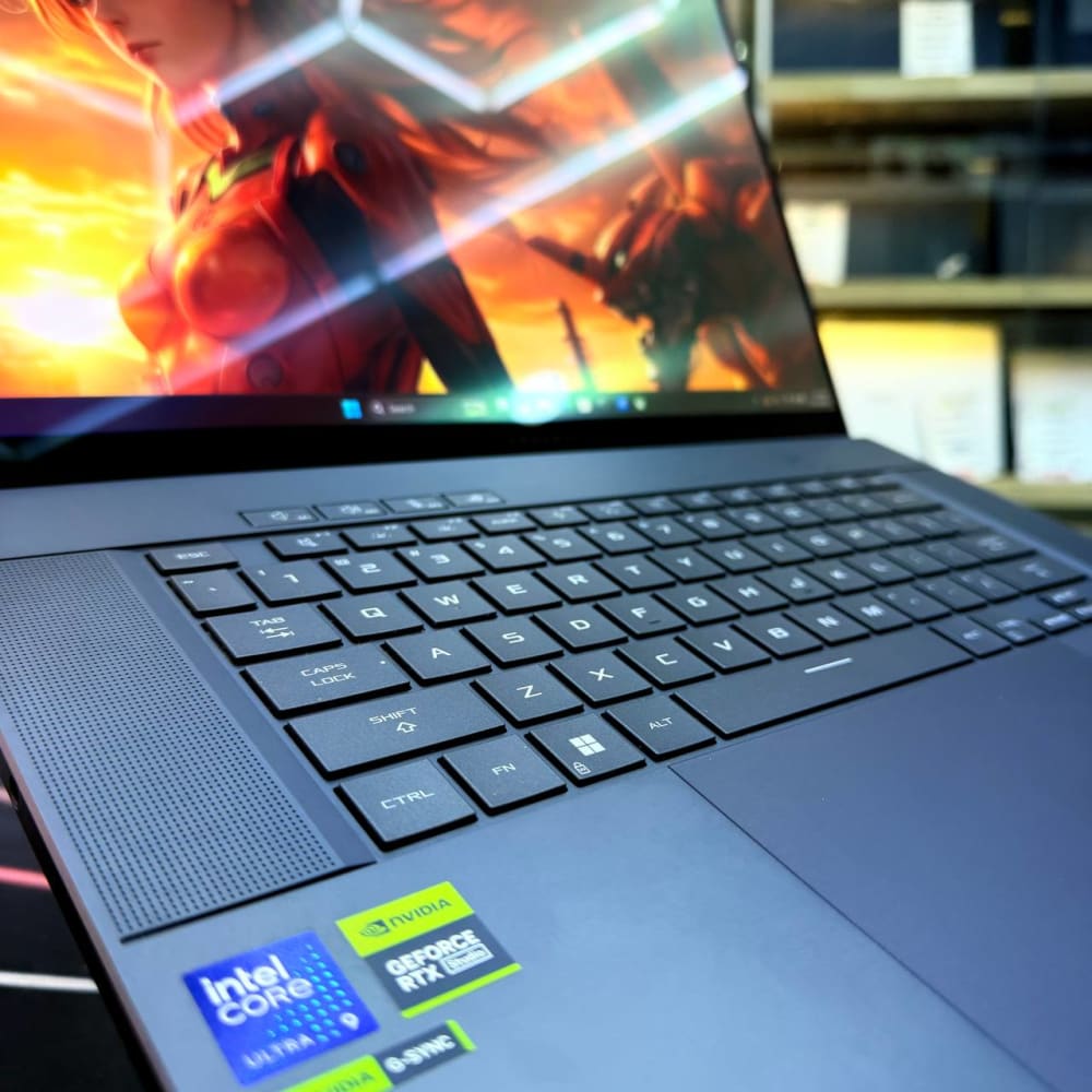 ASUS ASUS ZEPHURUS G16 ULTRA 9 185H 32GB 2000GB SSD RTX 4090 16GBVRAM 16" 3K OLED - LAPTOP GAMER vue 5
