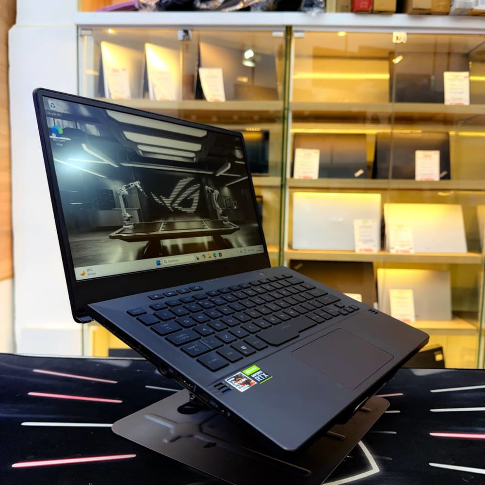 ASUS ASUS ROG ZEPHYRUS G14 AMD RYZEN 7 5800HS 16GB 512GB SSD RTX 3050 TI 4GBVRAM 14'' FHD 144Hz - LAPTOP GAMER vue 6