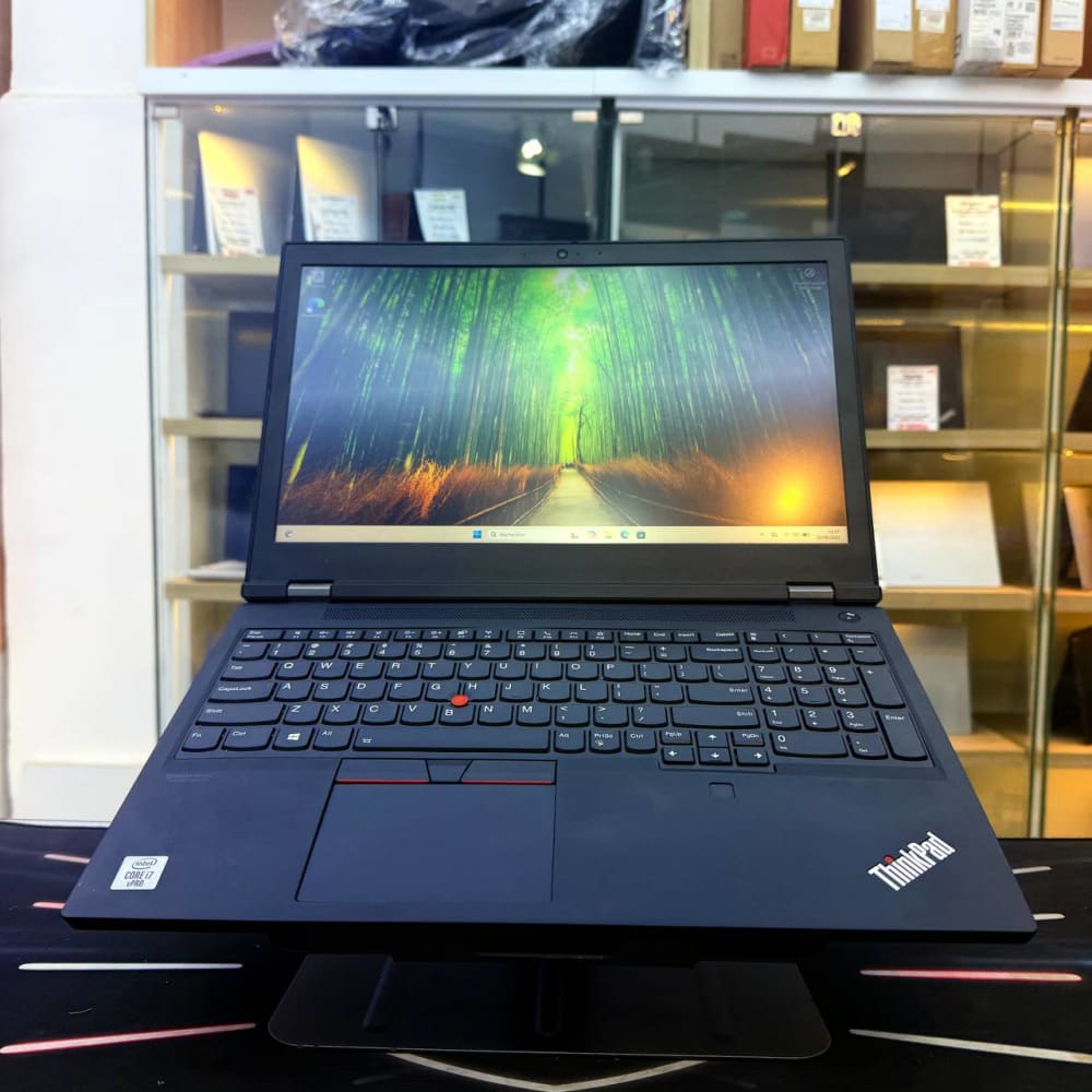 LENOVO  LENOVO THINKPAD P15 GEN1 I7 10850H 16GB 512GB SSD NVIDIA T2000 4GBVRAM 15.6'' FHD - LAPTOP vue 2