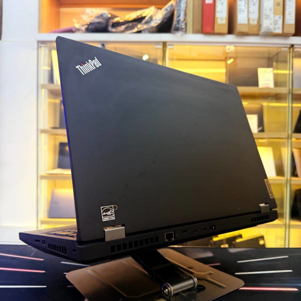 LENOVO  LENOVO THINKPAD P15 GEN1 I7 10850H 16GB 512GB SSD NVIDIA T2000 4GBVRAM 15.6'' FHD - LAPTOP vue 4