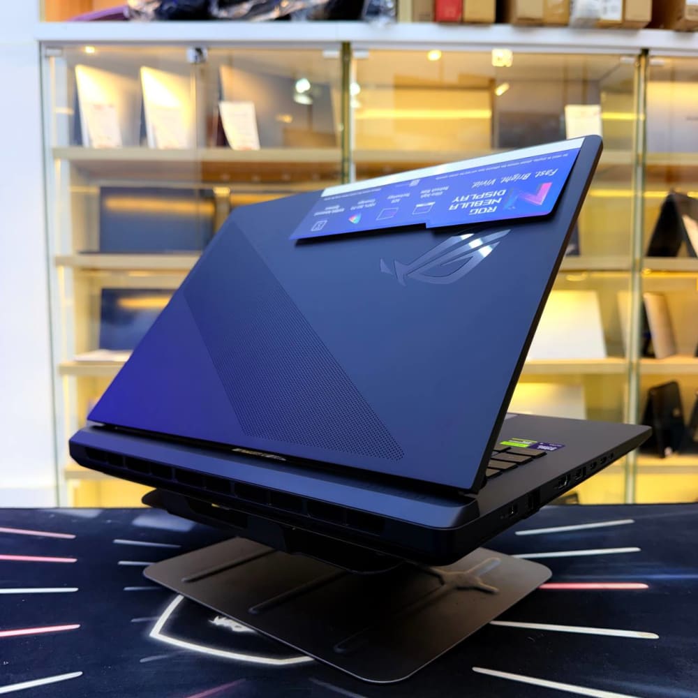 ASUS ASUS ROG STRIX SCARE 16 ULTRA 9 275HX 32GB 2000GB SSD RTX 5080 16GBVRAM 16'' 2K 240Hz - LAPTOP GAMER vue 5