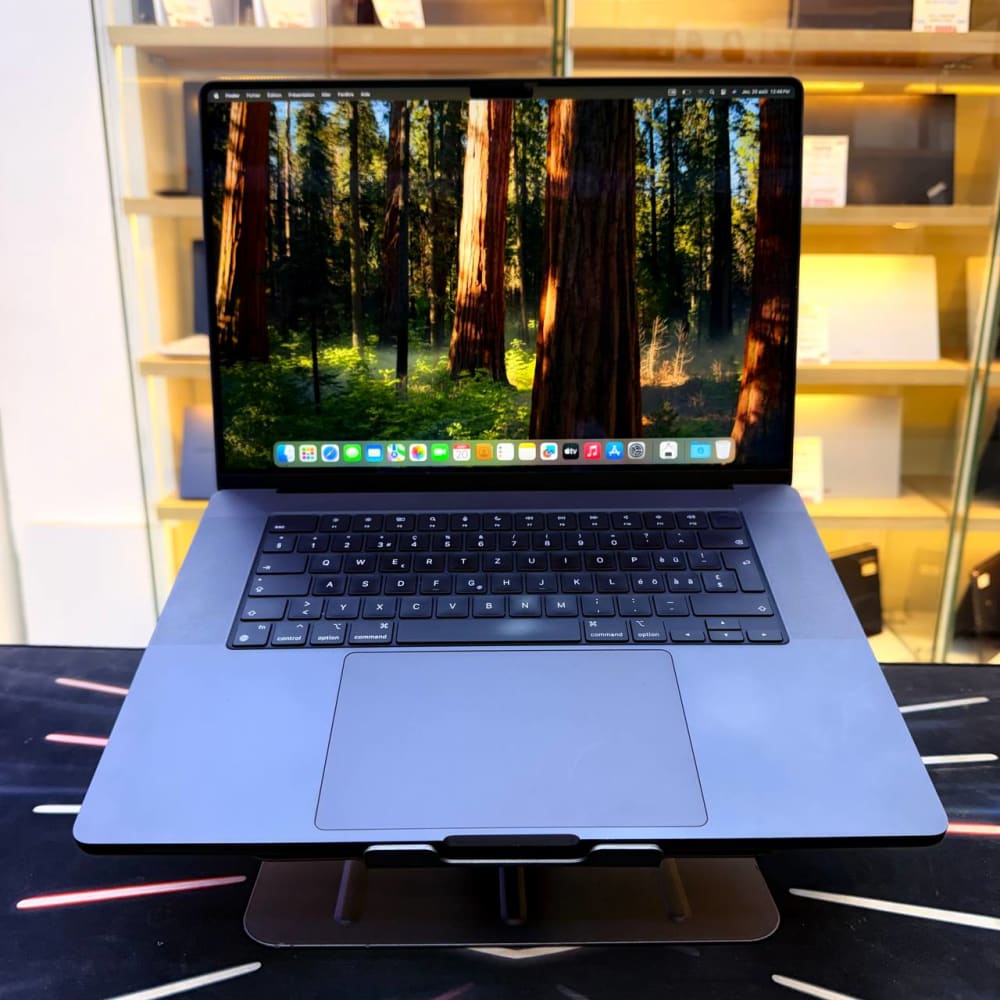 APPLE  MACBOOK PRO M3 MAX PUCE APPLE M3 MAX 96GB RAM 1TB SSD CYCLE 160 (98%) 16'' RETINA XDR 3K MDM - LAPTOP vue 2