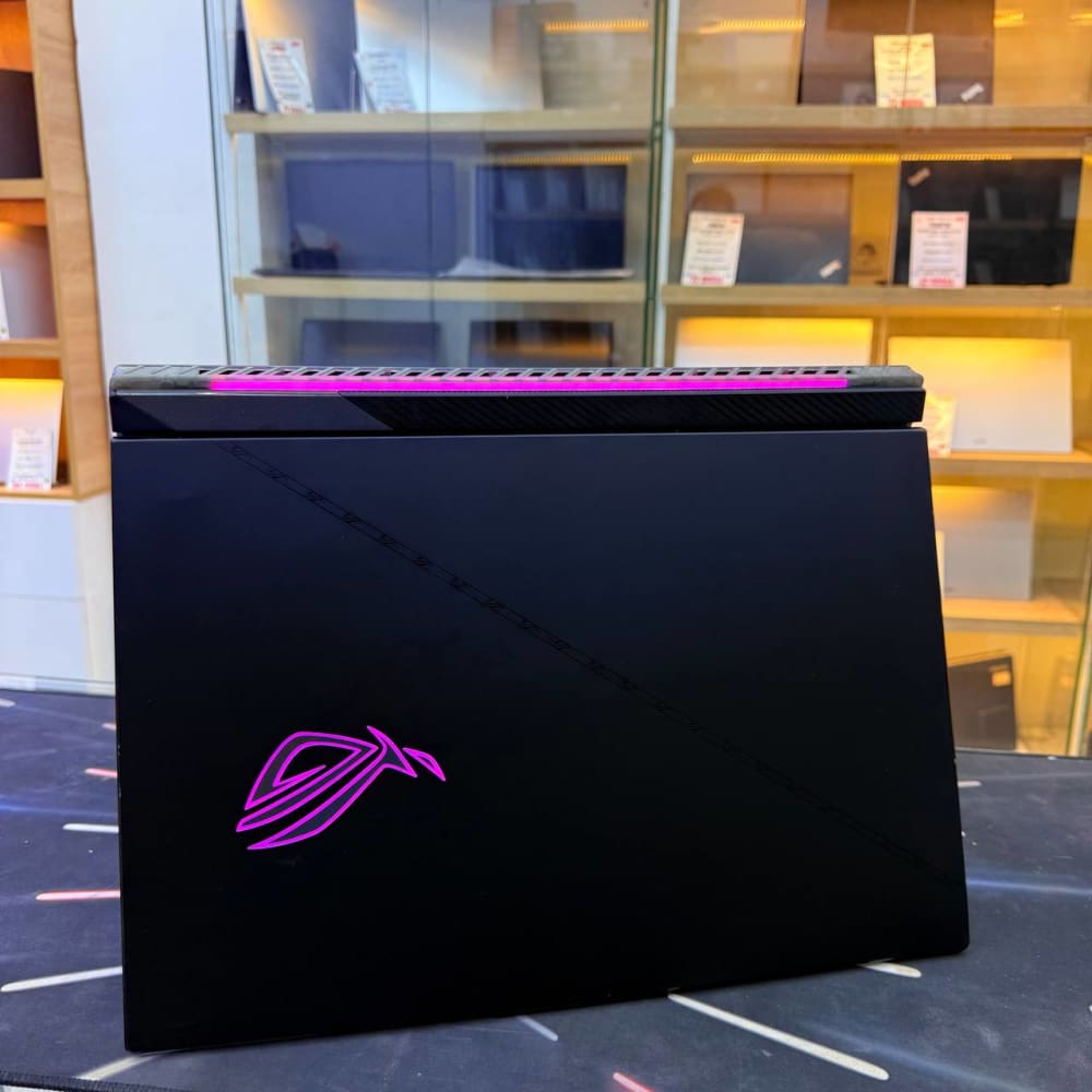 ASUS ASUS ROG STRIX G834 I9 13980HX 16GB 1000GB SSD RTX 4080 12GBVRAM 18'' QHD+ 240Hz - LAPTOP GAMER vue 7