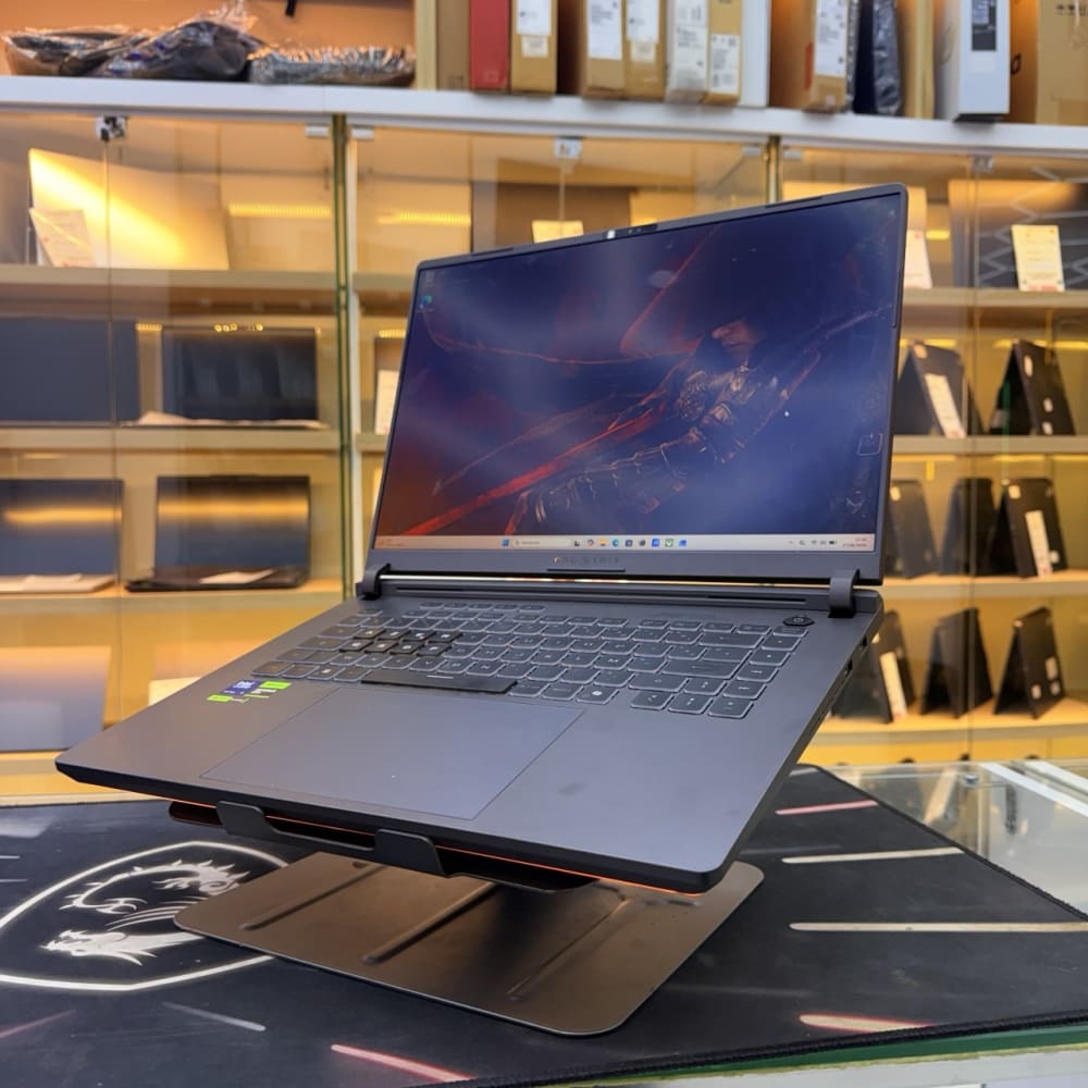 ASUS ASUS ROG STRIX G16 ULTRA 9 275HX 32GB 1000GB SSD RTX 5060 8GBVRAM 16'' QHD 240Hz - LAPTOP GAMER