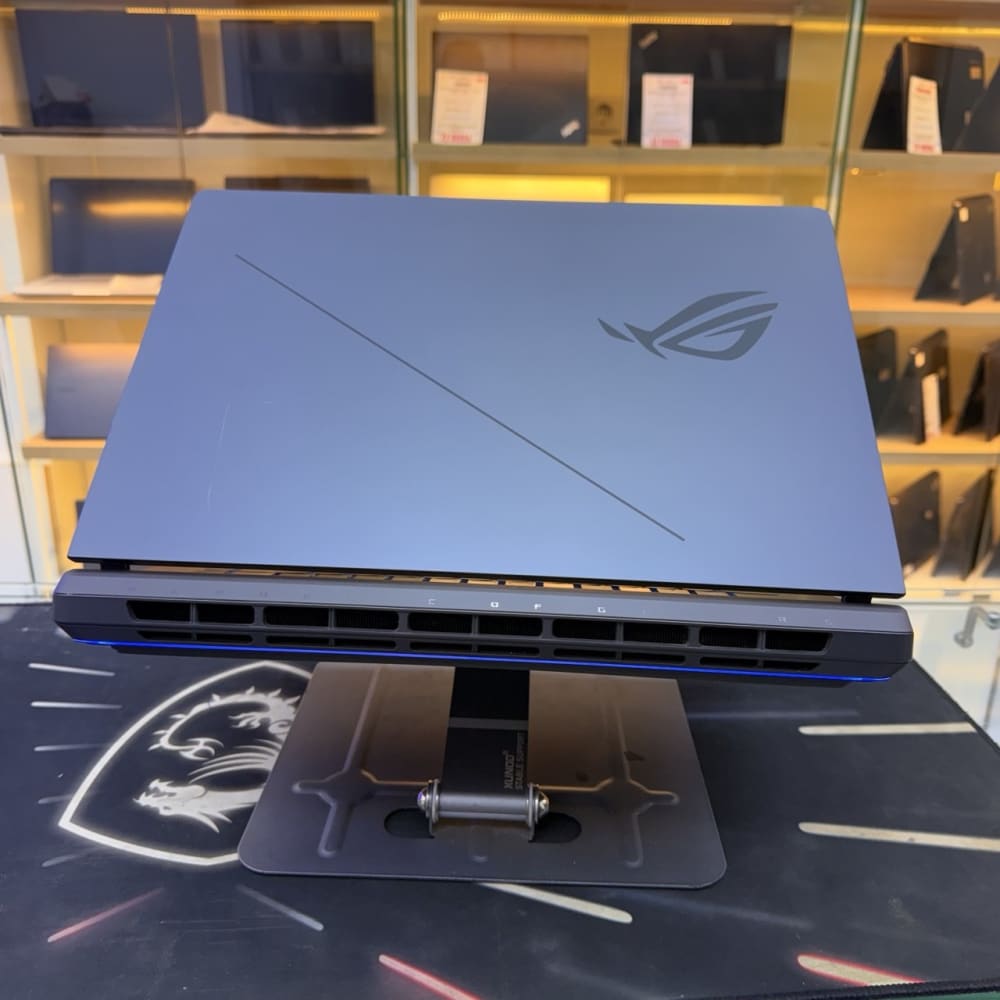 ASUS ASUS ROG STRIX G16 ULTRA 9 275HX 32GB 1000GB SSD RTX 5060 8GBVRAM 16'' QHD 240Hz - LAPTOP GAMER vue 7