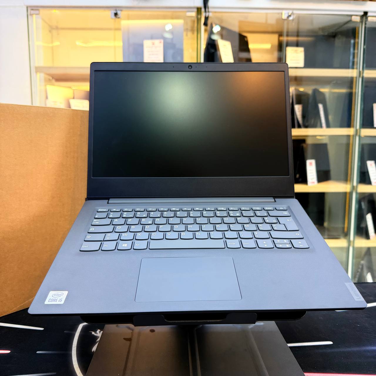 LENOVO  LENOVO V14 I5 1035G1 4GB 256GB SSD 14' FHD - LAPTOP vue 6