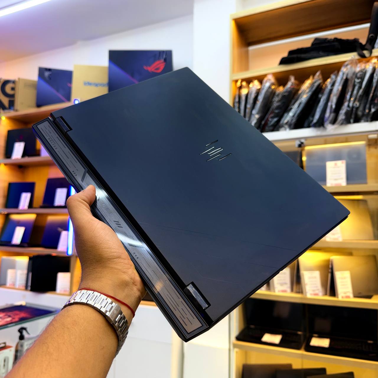 ACER  ACER PREDATOR HELIOS NEO 16 ULTRA 9 275HX 32GB 1000GB SSD RTX 5070 8GBVRAM 16'' 240HZ - LAPTOP vue 7