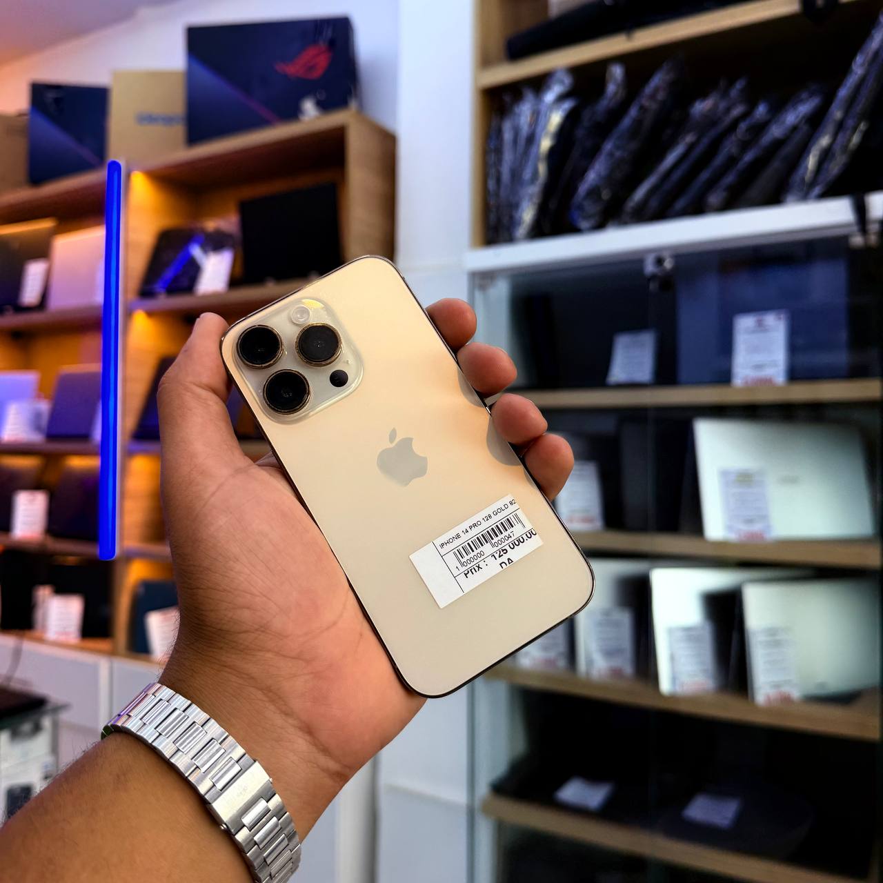 APPLE APPLE IPHONE 14 PRO GOLD 128GB BATTERIE 82 % - TELEPHONE vue 2