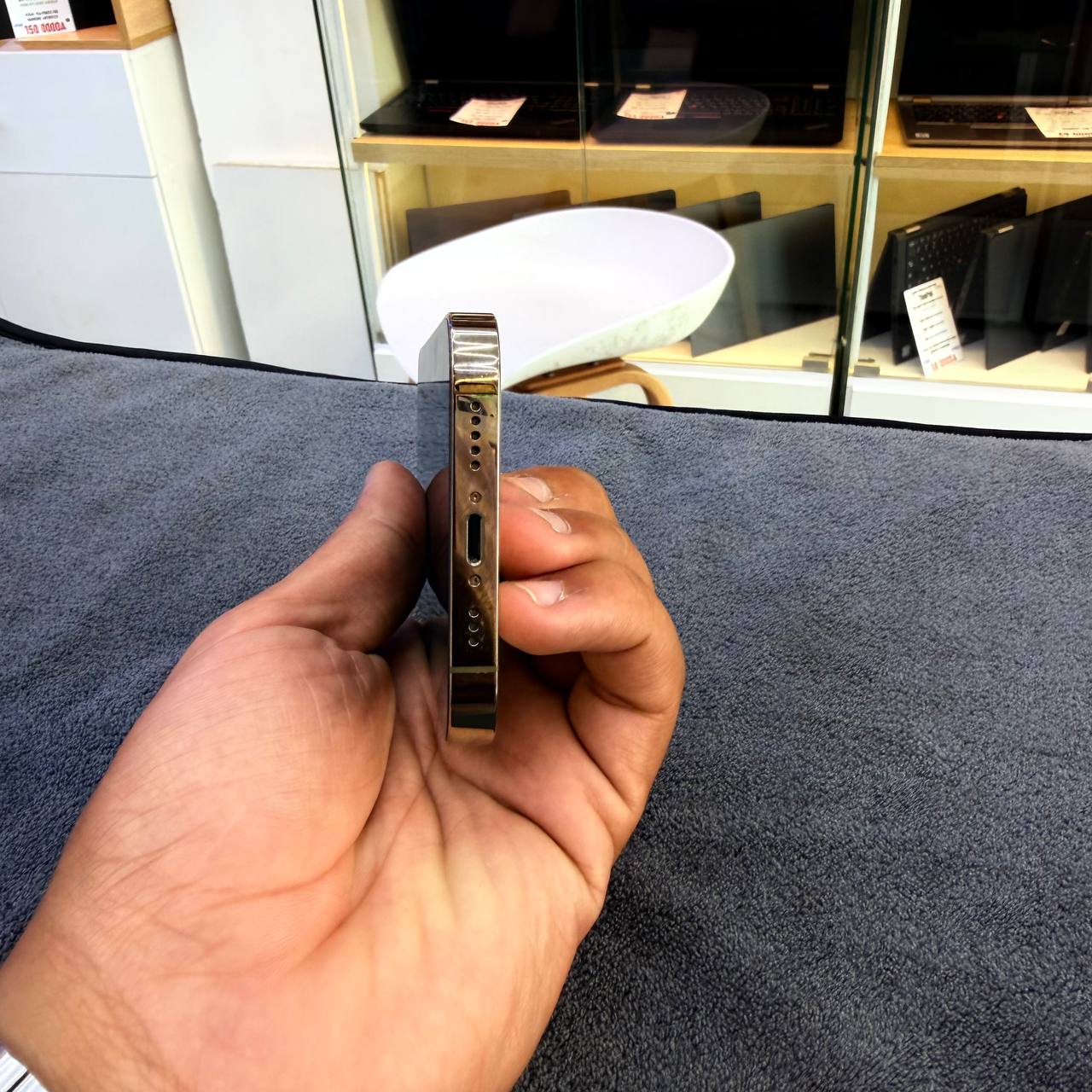 APPLE APPLE IPHONE 14 PRO GOLD 128GB BATTERIE 82 % - TELEPHONE vue 5