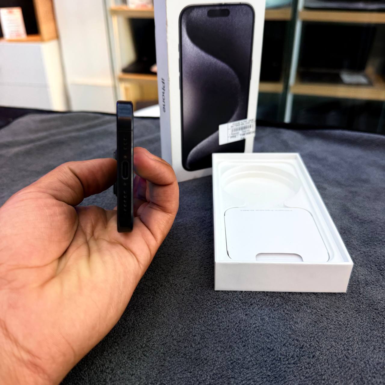 APPLE APPLE IPHONE 15PRO 128GB BATTERIE 89% - TELEPHONE vue 8