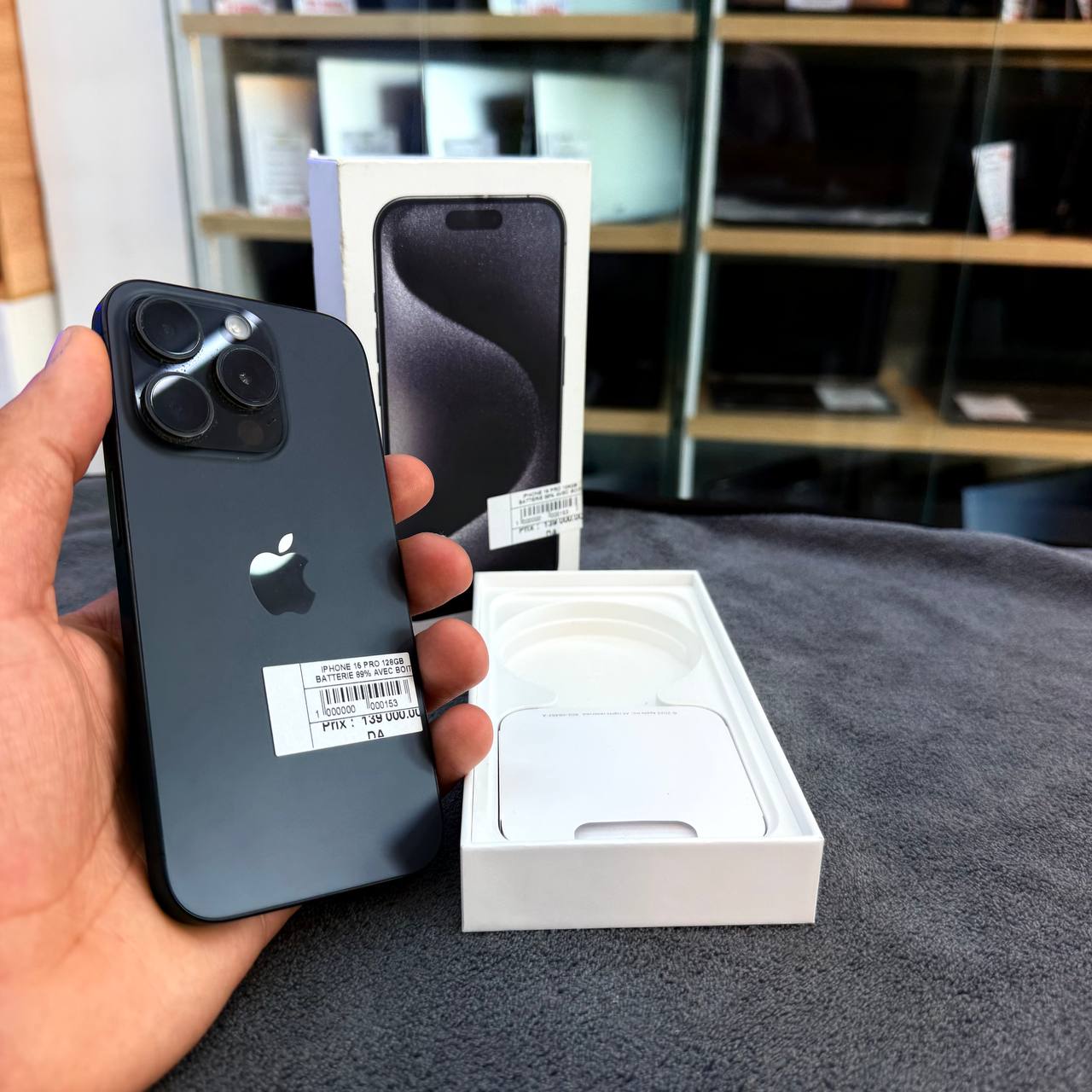 APPLE APPLE IPHONE 15PRO 128GB BATTERIE 89% - TELEPHONE vue 9
