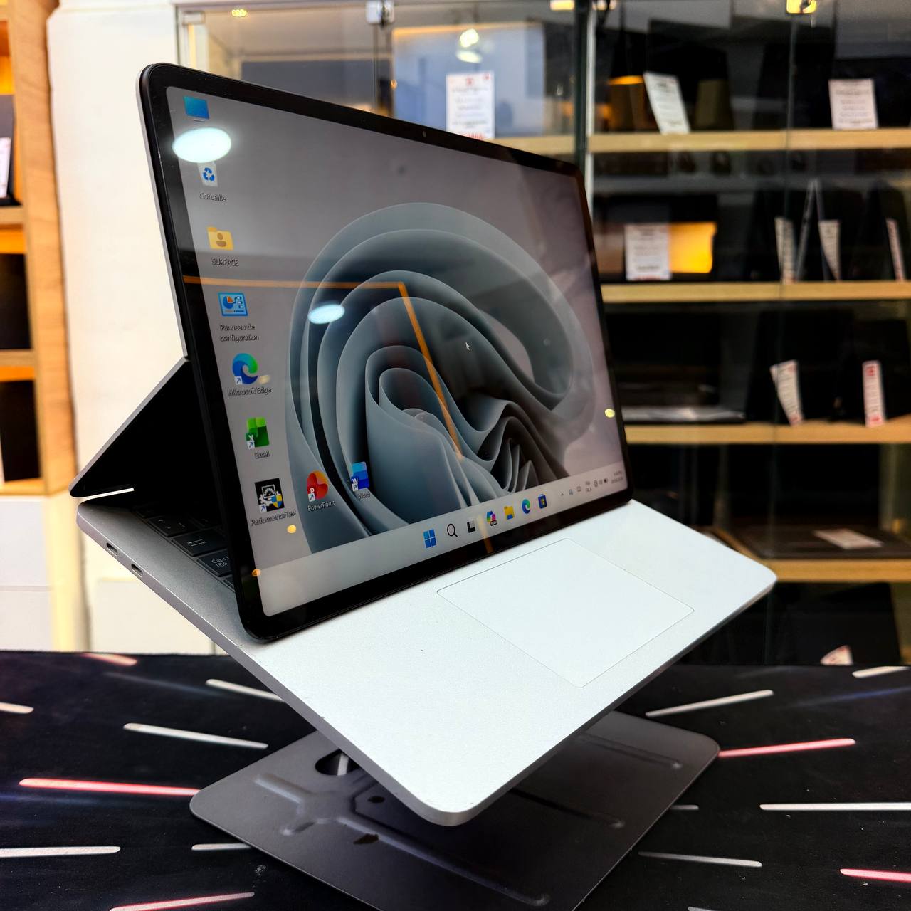 MICROSOFT MICROSOFT SURFACE LAPTOP STUDIO 2 I7 11370H 32GB 1000GB SSD RTX 3050 TI 4GBVRAM 14.4'' 3K TACTILE 120Hz - LAPTOP vue 5