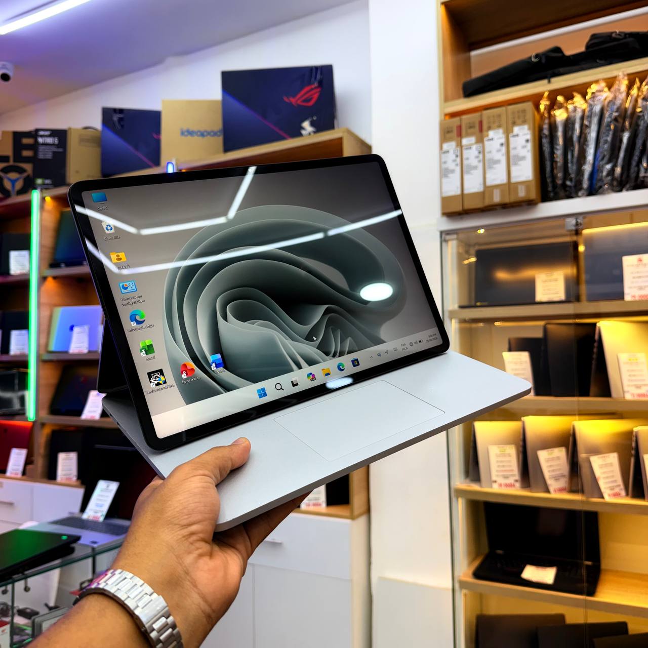 MICROSOFT MICROSOFT SURFACE LAPTOP STUDIO 2 I7 11370H 32GB 1000GB SSD RTX 3050 TI 4GBVRAM 14.4'' 3K TACTILE 120Hz - LAPTOP vue 6