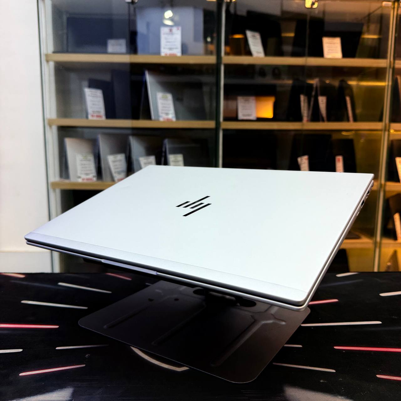 HP  HP ELITEBOOK 660 G11 ULTRA 7 165U 16GB 256GB SSD 15.6'' FHD - LAPTOP vue 9