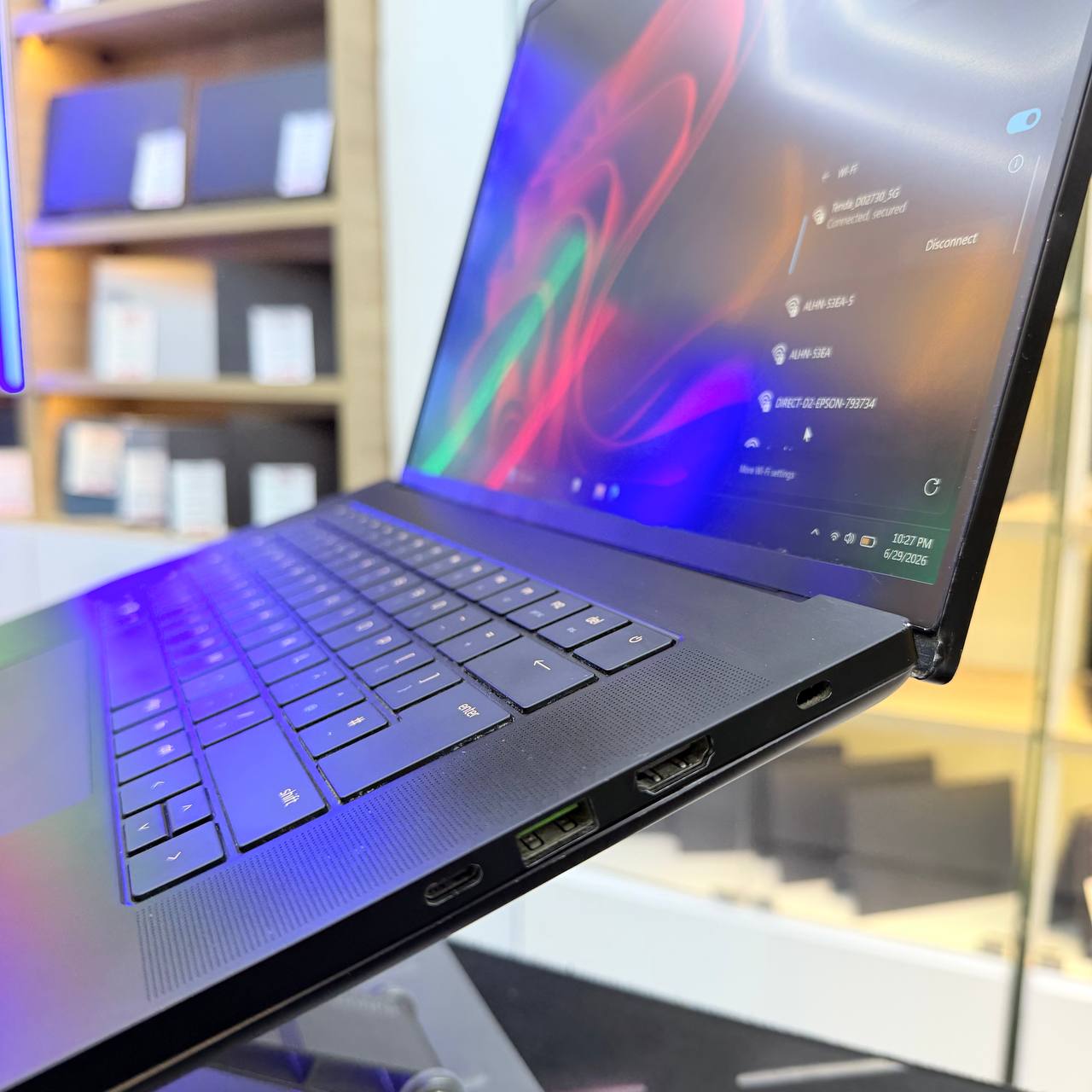RAZER RAZER BLADE 16 I9 13950HX 16GB 1000GB SSD RTX 4060 8GBVRAM 16'' QHD 2K 240Hz - LAPTOP vue 7