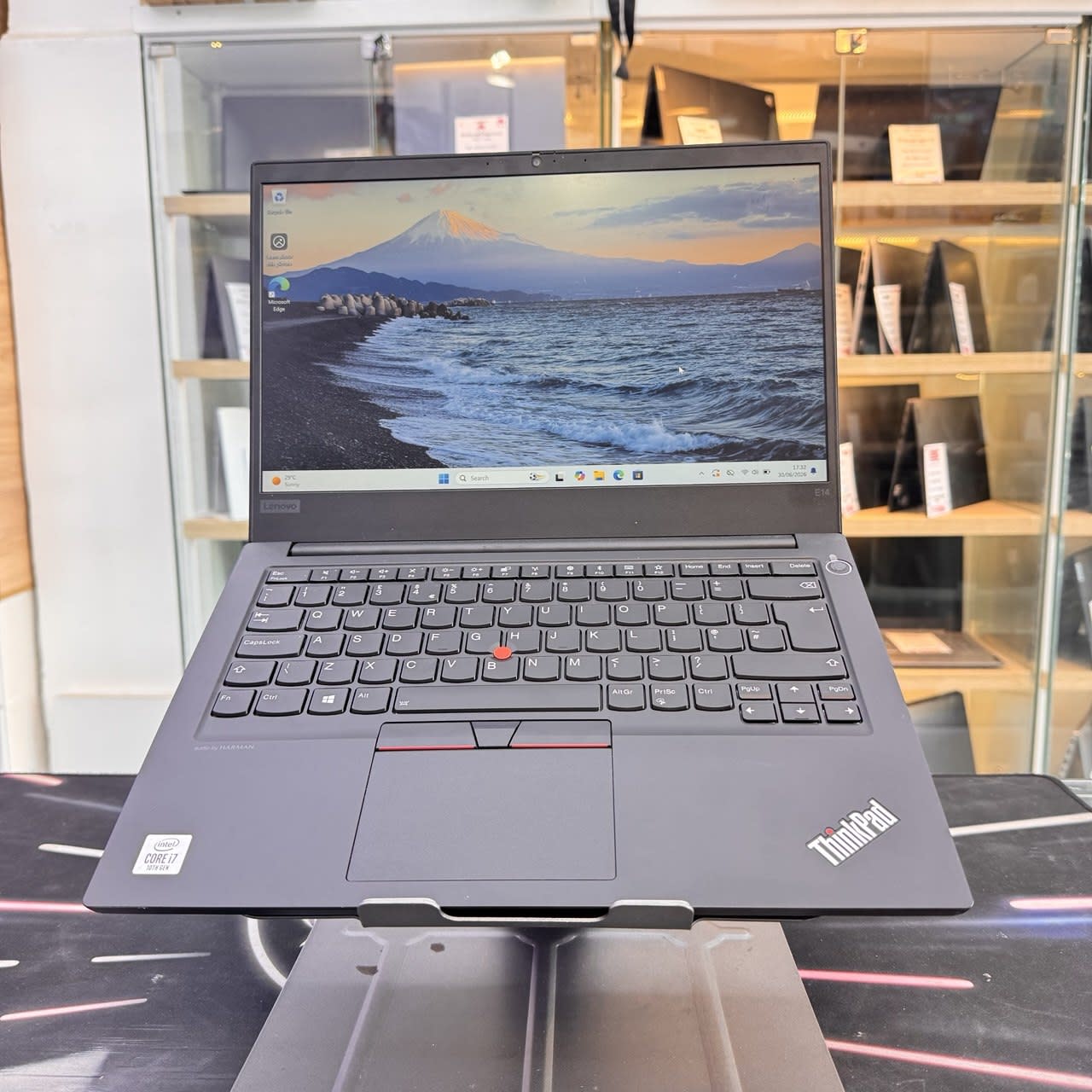 LENOVO  LENOVO THINKPAD E14 I7 10510U 8GB 256GB SSD 14'' - LAPTOP vue 3