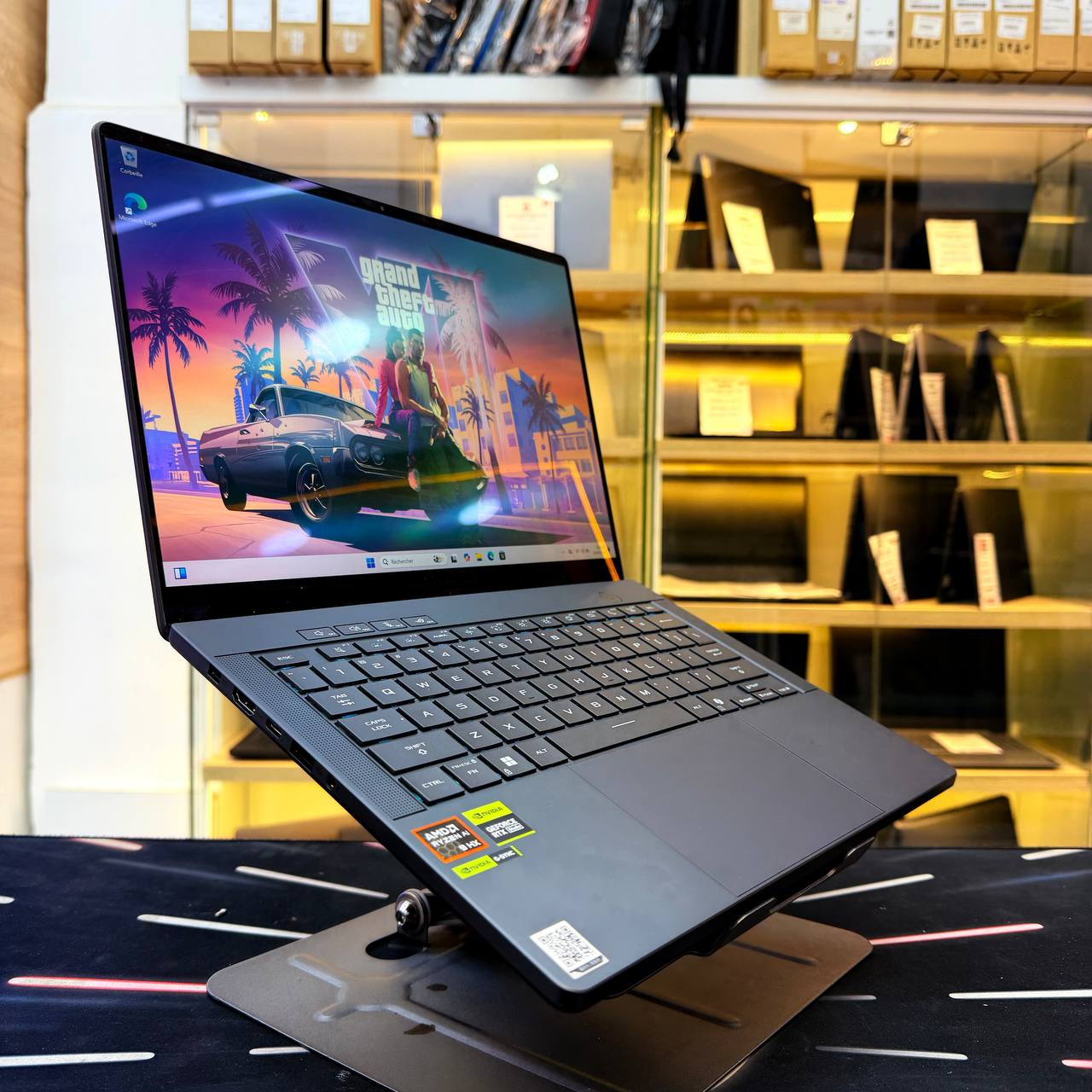 ASUS ASUS ROG ZEPHYRUS G14 RYZEN AI 9 HX 370W 32GB 1000GB SSD RTX 5060 8GBVRAM 14'' 2K 120Hz - LAPTOP vue 3