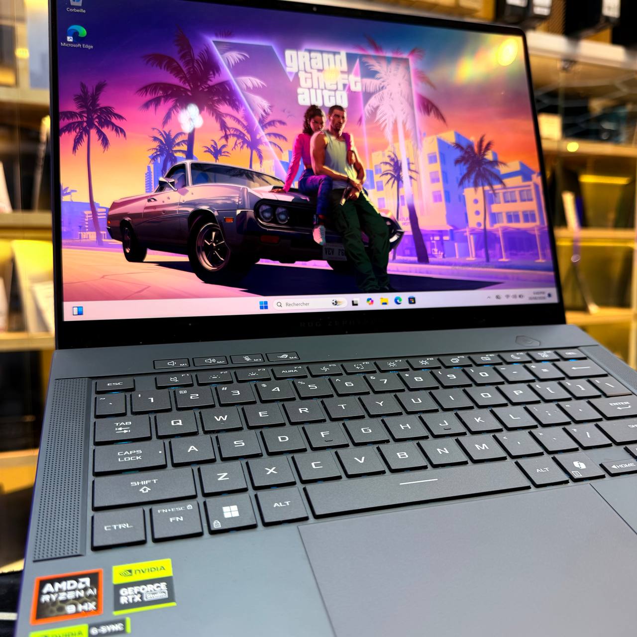 ASUS ASUS ROG ZEPHYRUS G14 RYZEN AI 9 HX 370W 32GB 1000GB SSD RTX 5060 8GBVRAM 14'' 2K 120Hz - LAPTOP vue 5