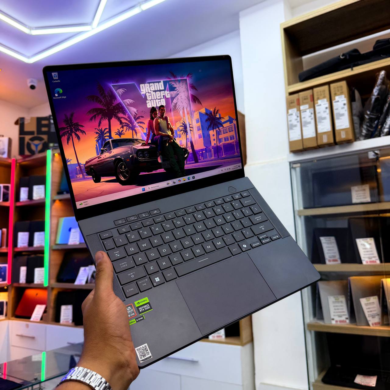ASUS ASUS ROG ZEPHYRUS G14 RYZEN AI 9 HX 370W 32GB 1000GB SSD RTX 5060 8GBVRAM 14'' 2K 120Hz - LAPTOP vue 8