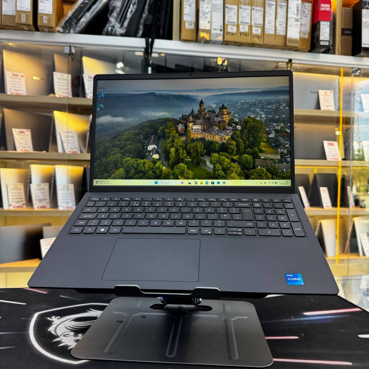 DELL DELL VOSTRO 3520 I5 1235U 8GB 256 SSD 15.6'' - LAPTOP vue 2
