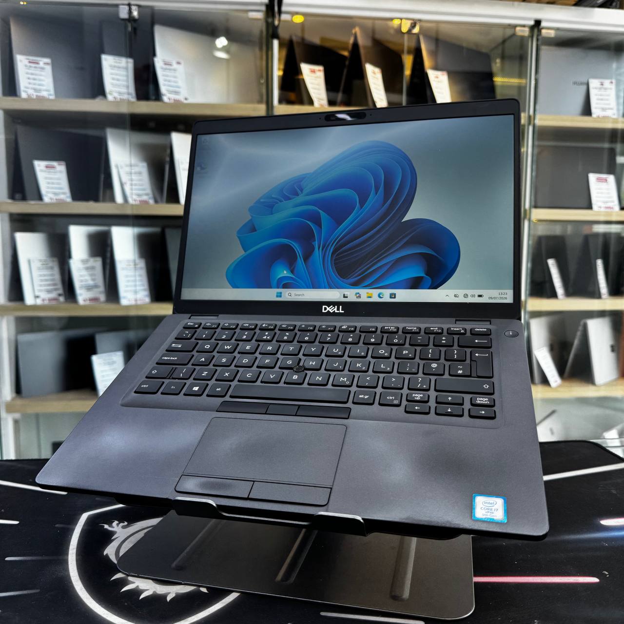 DELL DELL LATITUDE 5401 I7 9850H 8GB 256GB SSD 14'' FHD - LAPTOP vue 2
