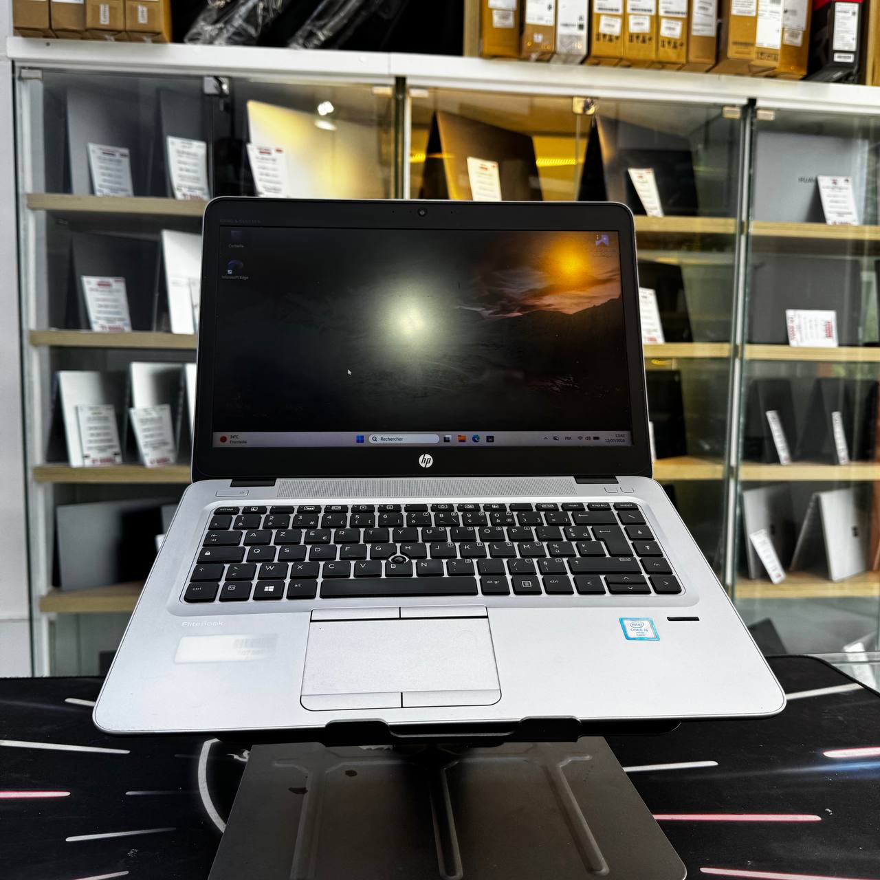 HP HP ELITEBOOK 840 G3 INTEL CORE I5 6300U 8GB 256GB SSD 14'' FHD - LAPTOP vue 2