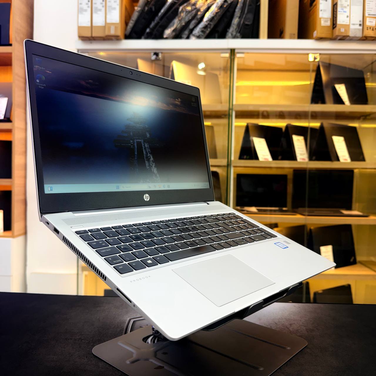 HP HP PROBOOK 450 G6 I5 8265U 8GB 256GB SSD 15.6'' FHD - LAPTOP vue 2