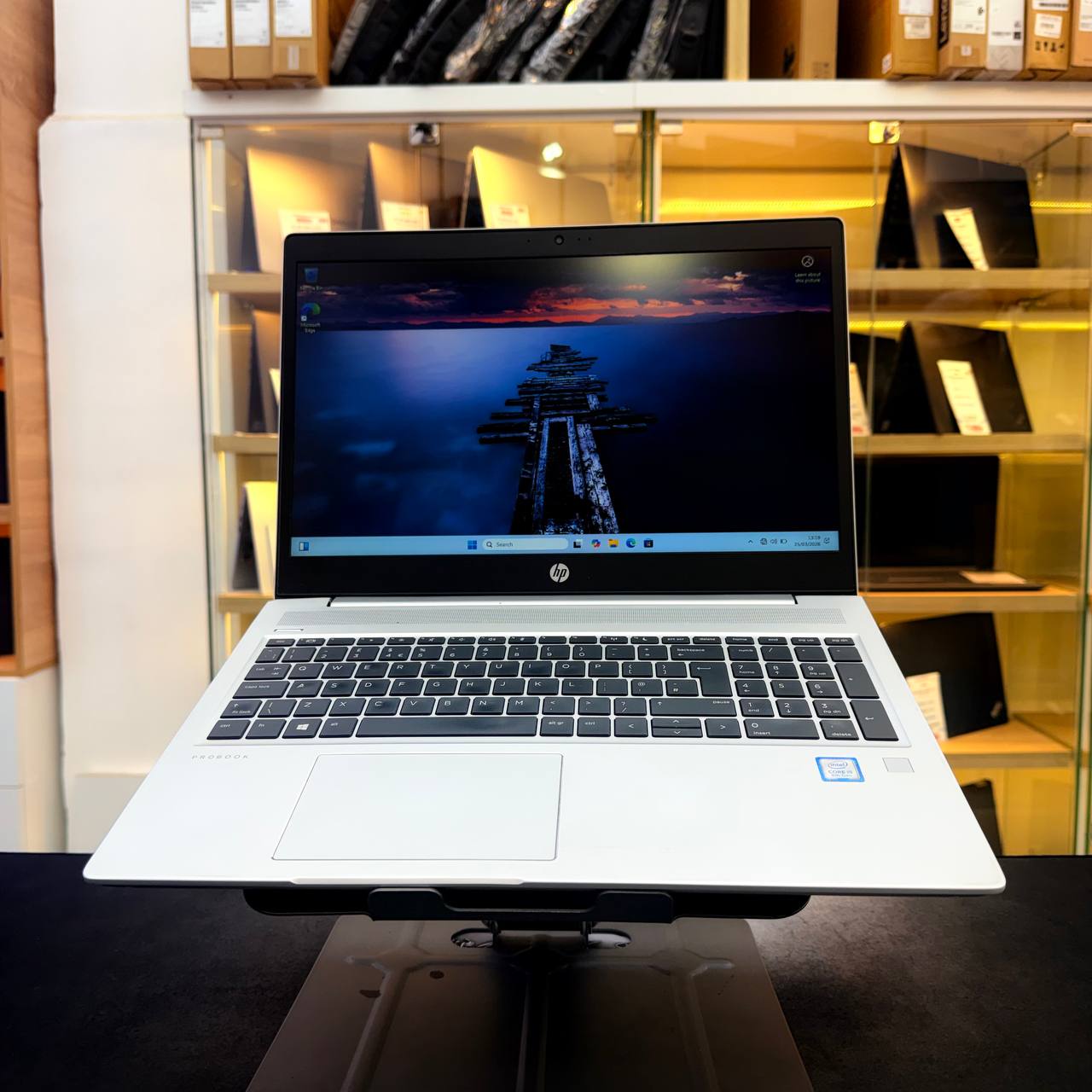 HP HP PROBOOK 450 G6 I5 8265U 8GB 256GB SSD 15.6'' FHD - LAPTOP vue 3