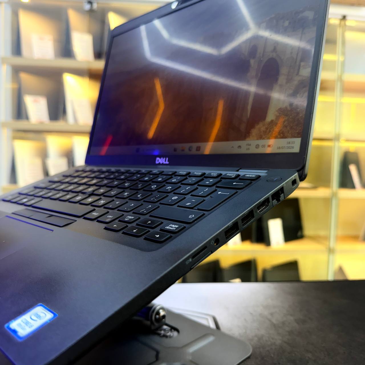 DELL DELL LATITUDE 5400 I5 8265U 8GB 256GB SSD 14'' FHD - LAPTOP vue 2