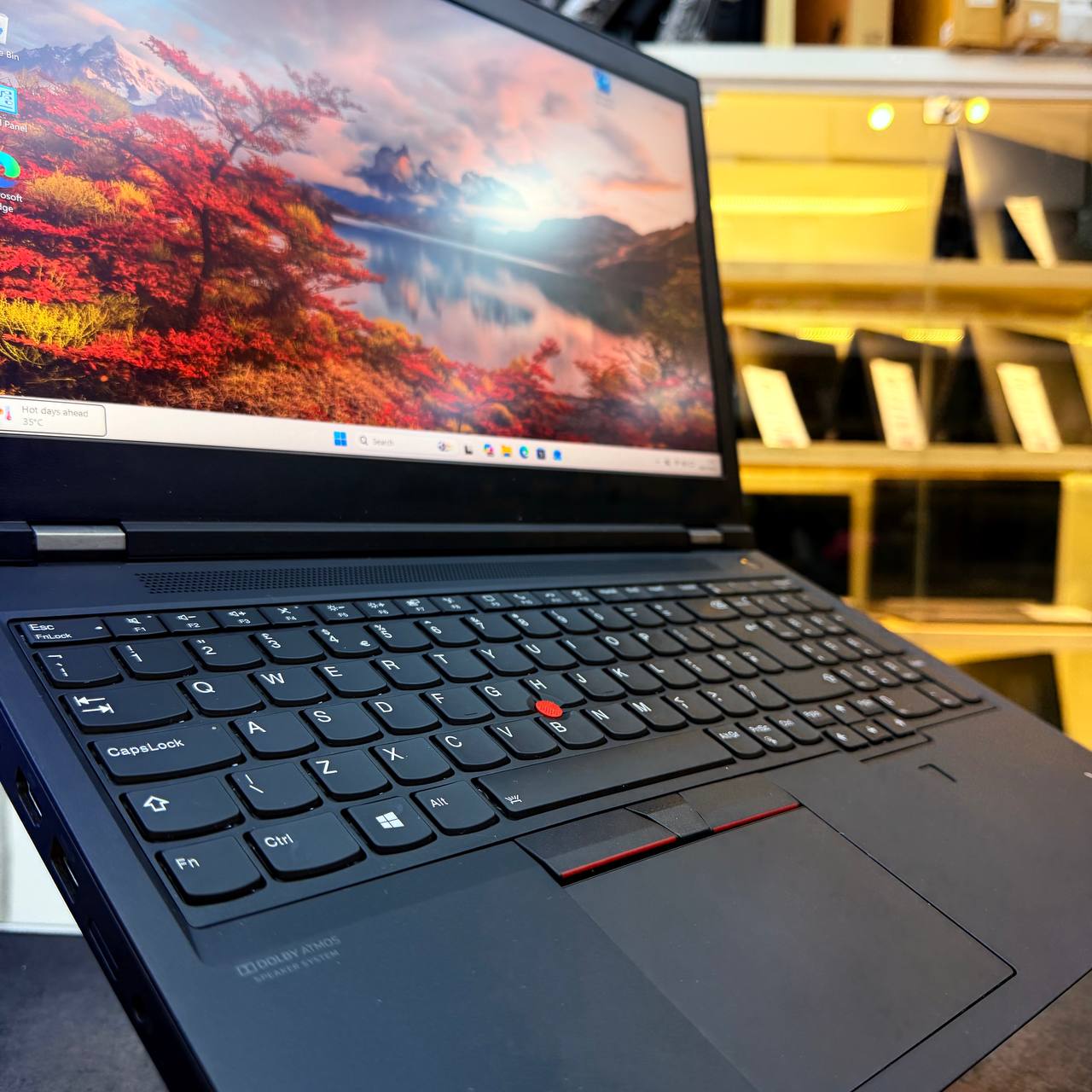 LENOVO LENOVO THINKPAD P15 I7 10750H 16GB 512GB SSD NVIDIA T1000 4GBVRAM 15.6'' FHD - LAPTOP vue 2