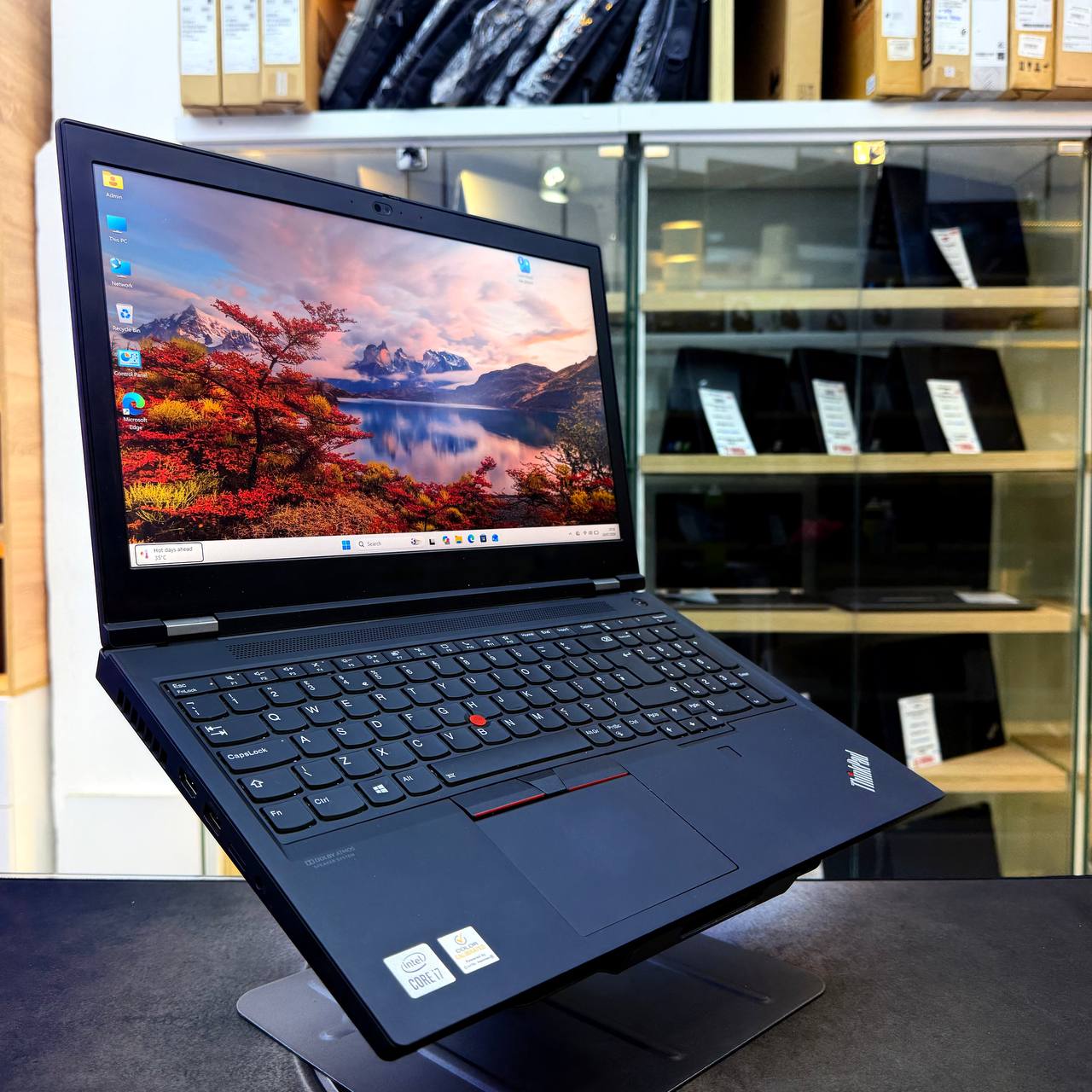 LENOVO LENOVO THINKPAD P15 I7 10750H 16GB 512GB SSD NVIDIA T1000 4GBVRAM 15.6'' FHD - LAPTOP vue 3