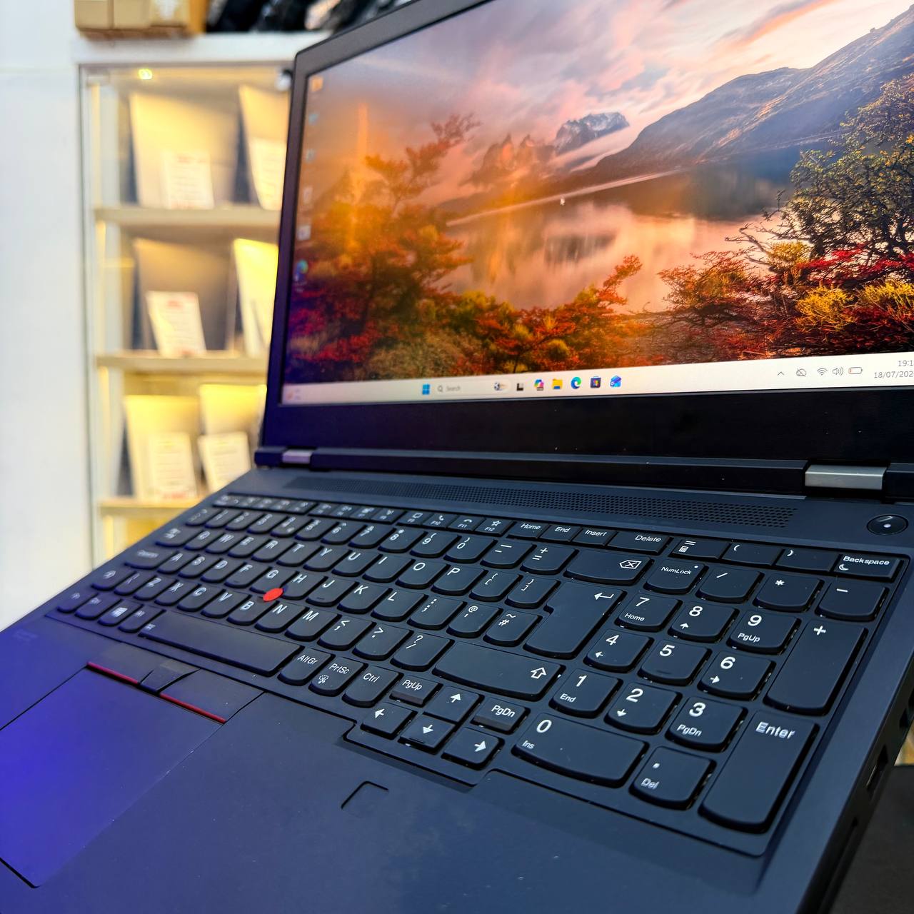 LENOVO LENOVO THINKPAD P15 I7 10750H 16GB 512GB SSD NVIDIA T1000 4GBVRAM 15.6'' FHD - LAPTOP vue 7