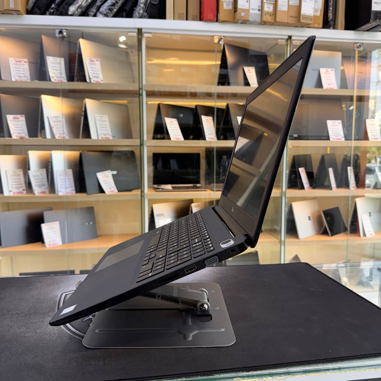 DELL DELL LATITUDE 3500 I5 8265U 8GB 256GB SSD 15.6'' FHD - LAPTOP vue 7